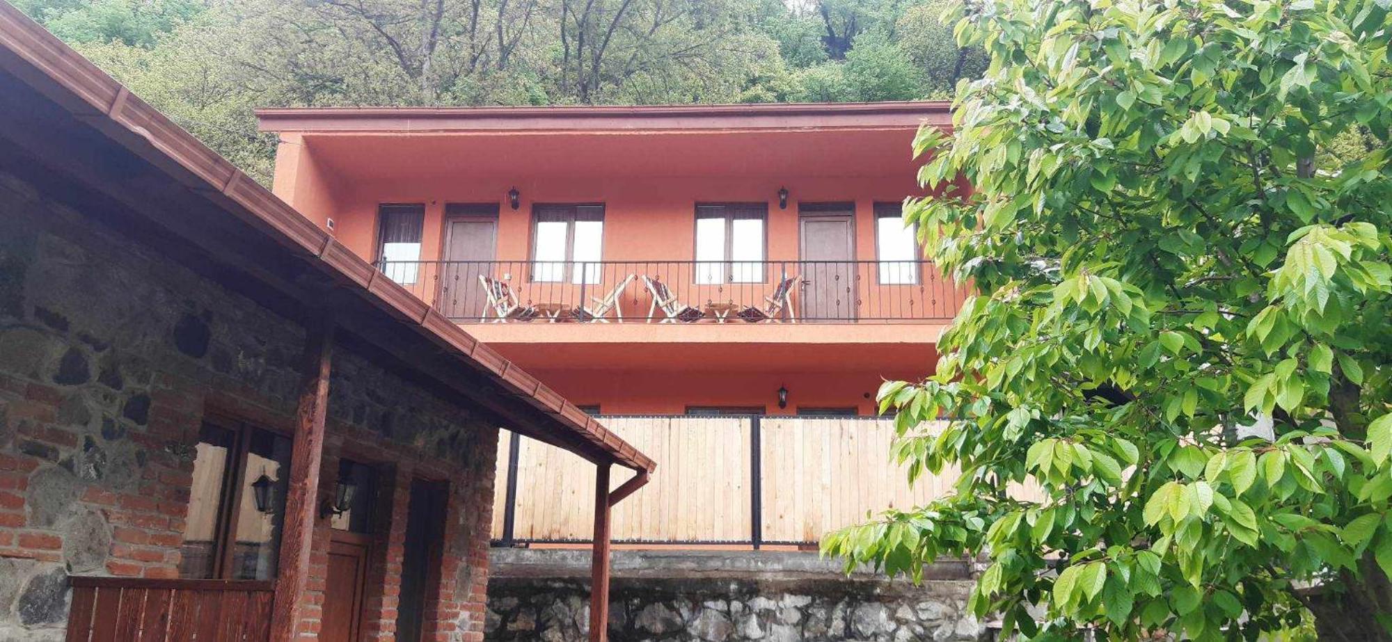 Guest House Borjomula Borjomi ภายนอก รูปภาพ